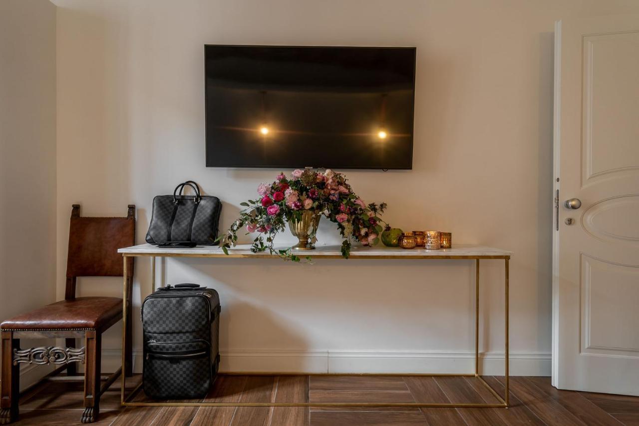Central Business Guest house *