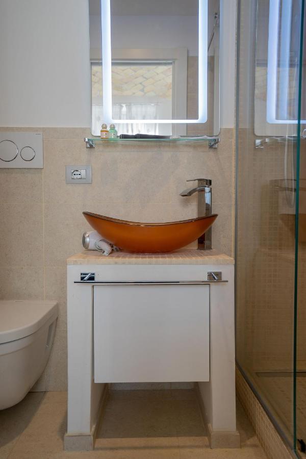 Central Business Guest house *